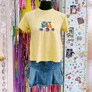 Yellow vintage 90s embroidered fruit graphic tee